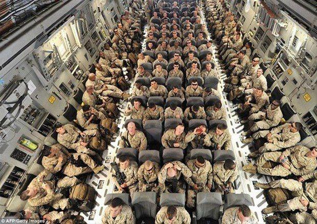 <p>C-17A, stratejik ve taktik hava ikmal görevleri, asker ve kargo taşıma işlemleri, tıbbi tahliye ve paraşütle atlama aktiviteleri için kullanılıyor.</p>
<p> </p>