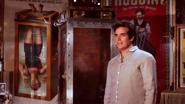 <p>Ünlü illüzyonist David Copperfield bir televizyon programında lastik ile yaptığı gösterinin hilesini açıkladı.</p>

