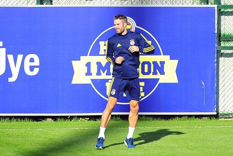 <p>ROBIN VAN PERSIE | Kulüp: Fenerbahçe | Yaş: 34 | Sözleşme bitiş: Haziran 2018</p>
