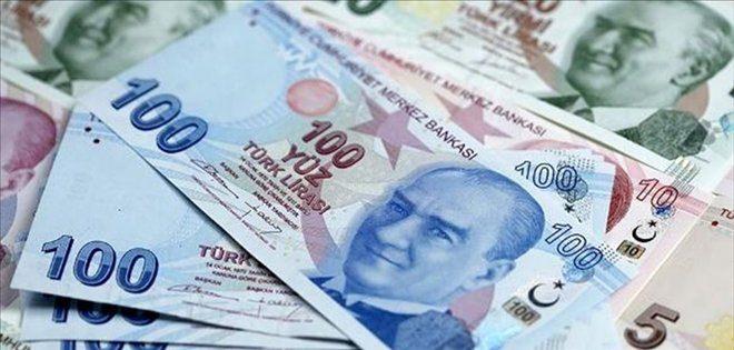 <p><strong>YENİDEN ÇALIŞMAYA BAŞLAYABİLİRSİNİZ</strong></p>

<p>15 yıl, 3.600 günle işçiye ödenen kıdem tazminatının genel gerekçesi emeklilik için gerekli yaş dışındaki şartları sağlaması sonrası yaş şartını çalışmadan bekleyecek olmasıdır. Bu hak kapsamında kıdem tazminatı alanların yeniden çalışıp çalışamayacağı konusu farklı değerlendirmelere konu olabiliyordu.</p>
