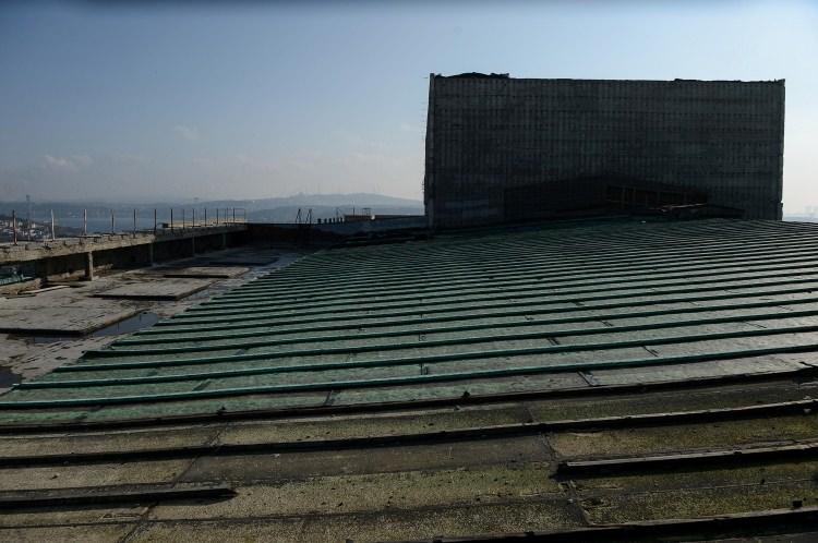 <p>2019’un ilk çeyreğinde de bu binaya kavuşmuş olacağız. Kesinlikle böyle bir kültür merkezine ve opera binasına ihtiyaç vardı.</p>
<p> </p>