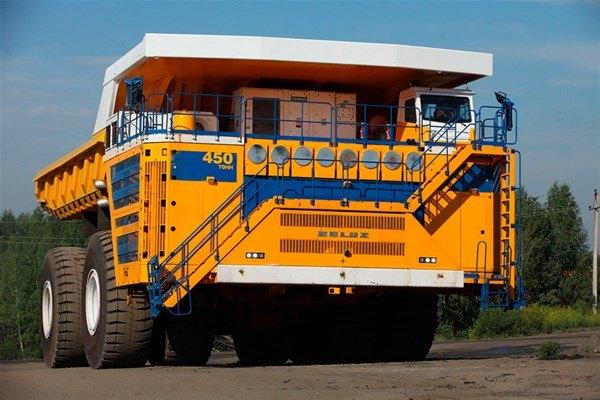 <p>Dev kamyon 503 ton 505 kilogram ağırlığında yük taşıyarak dünya rekoru kırdı. </p>

<p> </p>
