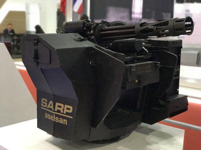 <p>"Örneğin, Kazakistan'da Rus menşeli NSV silahıyla konfigüre ediyoruz. Tayland'a Sarp'ın 7,62 milimetrelik, döner tip 6 namlulu M134 olarak adlandırılan silahlı konfigürasyonuyla geldik. Bunu ilk kez burada sergiliyoruz. Bu silah küçük, 7,62 milimetre ama atış hızı çok yüksek. Bu yüksek atım hızı ve daha küçük kalibre silahla çalışmak isteyen müşterilere yönelik geliştirdiğimiz Sarp sistemimizin en son konfigürasyonu." </p>

<p> </p>
