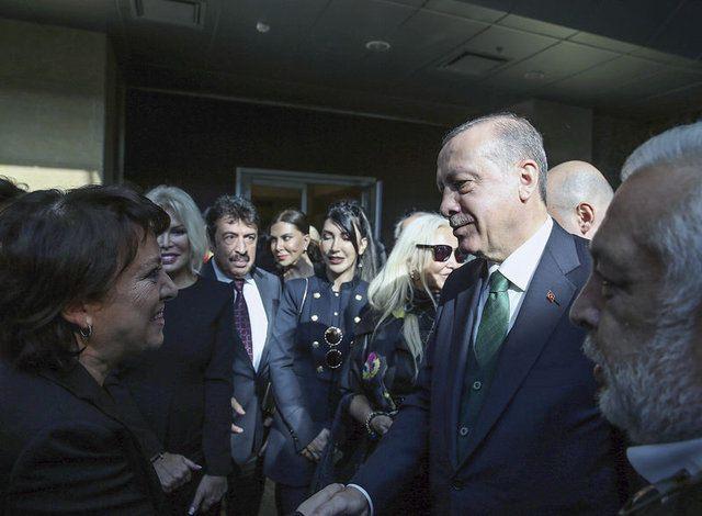 <p>Oya Başar, Şahin Özer</p>

<p> </p>
