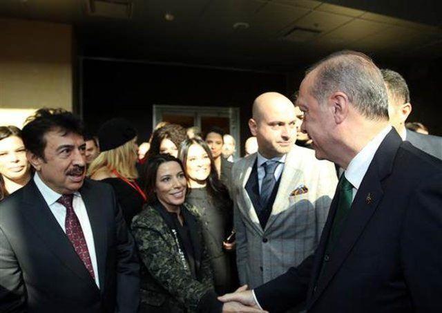 <p>Ahmet Selçuk İlkan, İntizar, Reyhan Karaca, Polat Yağcı</p>
<p> </p>