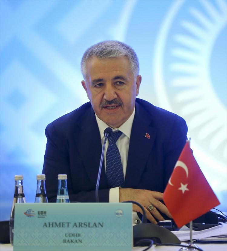 <p>Yaklaşık 20 kilometresi Avrupa'da, Anadolu yakasında da 43 kilometre olmak üzere toplam 63 kilometre olacak.</p>