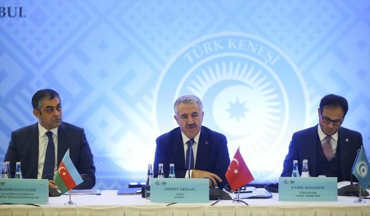 <p>Deprem Uyarı sistemi için Kandilli Rasathanesi'ne, güvenlik için Emniyet, yangın önleme için ise İtfaiyeye fiber optik kablolarla direk bağlandı.</p>