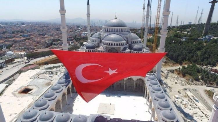 <p>15 bin metrekare taban alanı üzerinde 30 bin metrekare inşaat alanı</p>