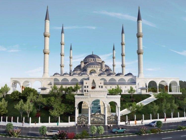 <p>Minarelerin dördü 107.1 metre, ikisi ise 90 metre yüksekliğinde.</p>