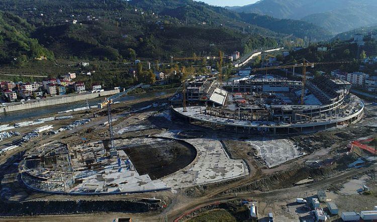 <p>Stadın yanı sıra olimpik yüzme havuzunun inşaatının da devam ettiğini aktaran Sarıfakıoğulları, havuzun kaba yapısının yüzde 65 oranında tamamlandığını belirtti.</p>

<p> </p>

<ul>
</ul>
