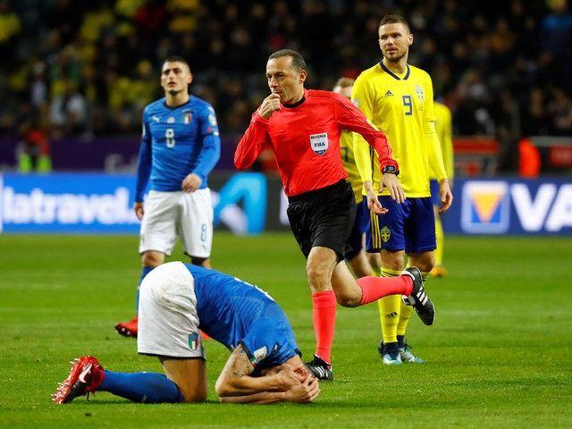 <p>İtalya'nın stoperi Leonardo Bonucci ise, "İsveç'in maçı kavga çevirme arzusunu önlemeliydi. Ancak bu durumda da darbeye darbeyle yanıt vermeliyiz" dedi.</p>
