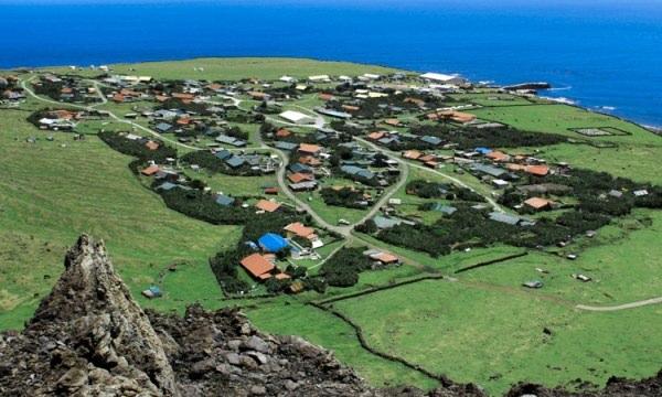 <p><span style="color:#FFFFFF">Burası Tristan-Cunha Adası; Güney Afrika ve Güney Amerika'nın tam ortasında yer alıyor.</span></p>

<ul>
</ul>
