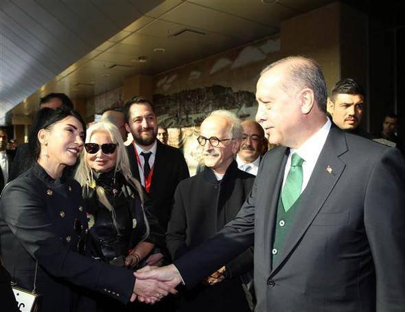 <div>Hande Yener, Sevim Emre...</div>

<div> </div>
