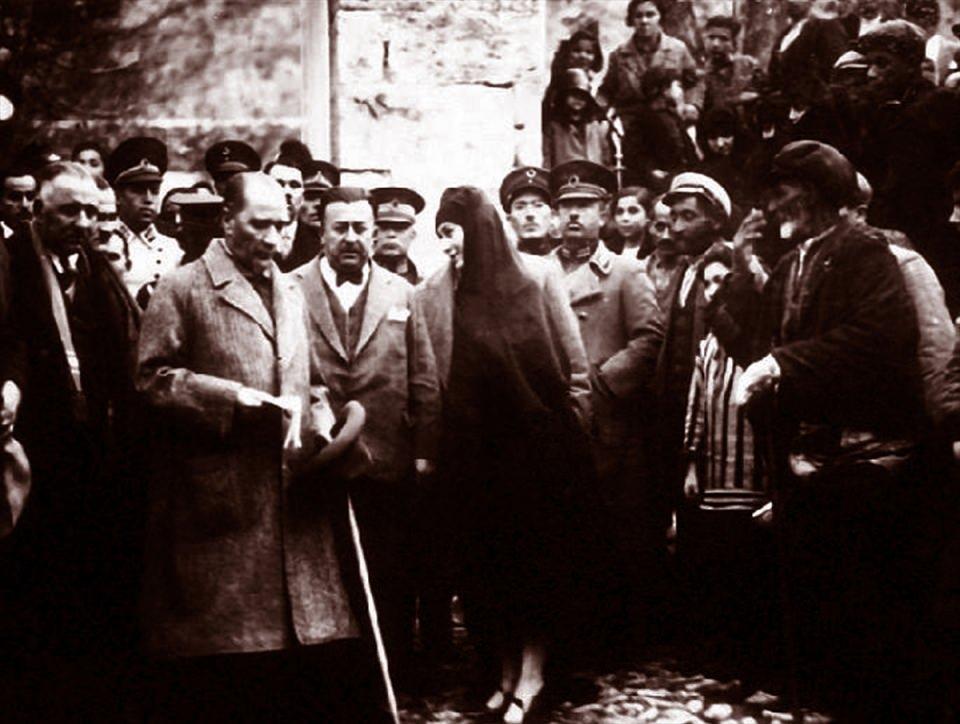 <p>Atatürk, 1930'da Amasya'da..</p>
