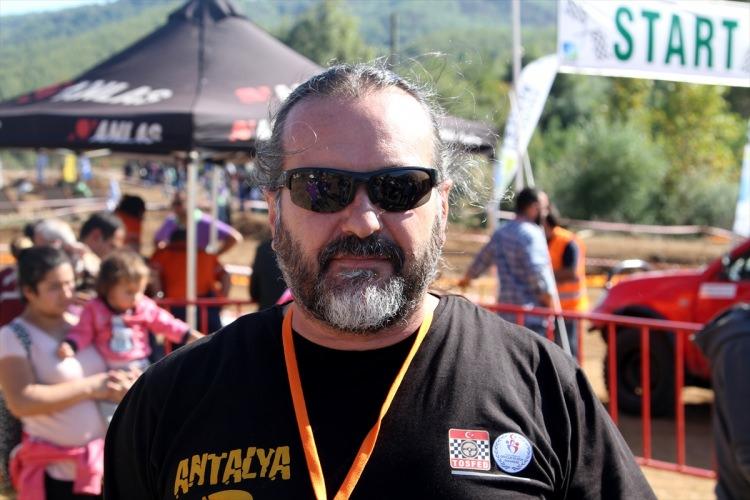 <div>Muğla'da 1. Fethiye Off-Road Şenliği düzenlendi. Fethiye Off-Road Kulübü tarafından ilçedeki Akdeniz Off-Road Park’ta düzenlenen etkinliğe, Muğla'nın yanı sıra Antalya, Denizli ve Konya'dan toplam 80 araç katıldı. Antalya Off-Road Kulübü Başkanı Erol Karagöz, gazetecilere açıklama yaptı.</div>

<div> </div>
