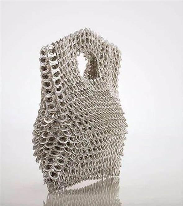 <p>Çantaya dönüştü!</p>
