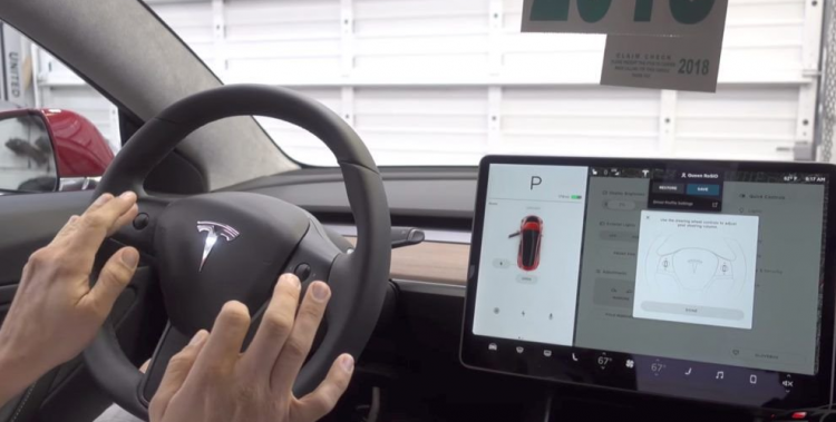 <p>Tesla Semi için daha önce 350 ila 500 kilometre arasında olacağı düşünülüyordu ancak yapılan açıklamada özelliklerin şu ana dek çıkan haberlerde belirtilenlerden çok daha iyi olacağı vurgulandı. </p>

<p> </p>
