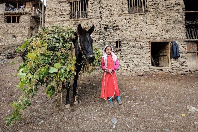 <p>Fotosafari etkinliği düzenledik. Hizan'ın kırsalında, merkezinde ve köylerinde sonbaharın güzelliklerini resmedelim istedik."</p>