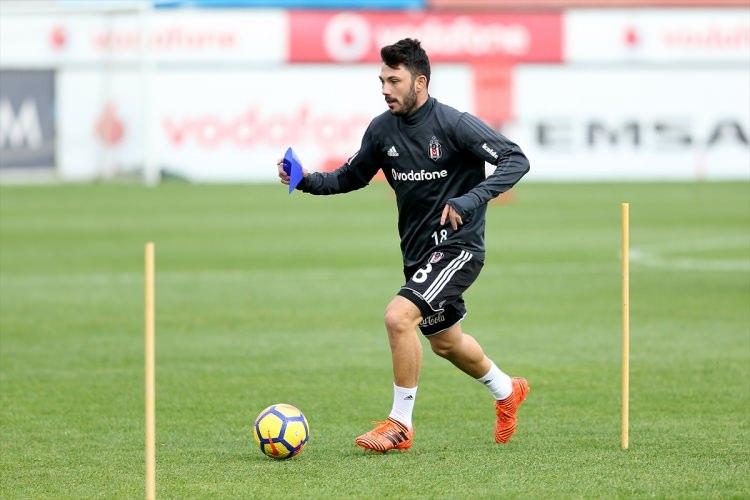 <p>TOLGAY ARSLAN | Kulüp: Beşiktaş | Yaş: 27 | Sözleşme bitiş: Haziran 2018</p>