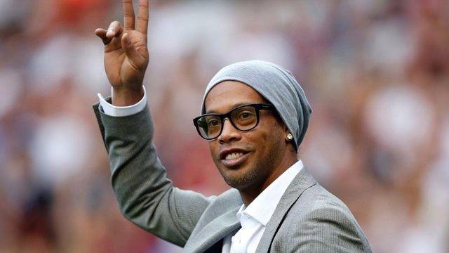 <p>Ronaldinho (36)</p>
