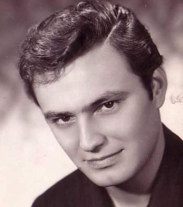 <p>Ediz Hun</p>
