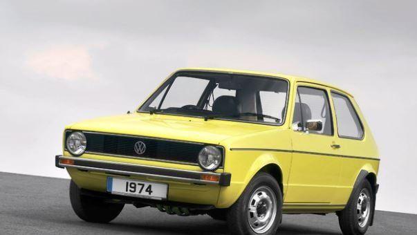 <p><strong>Volkswagen Golf</strong></p>
<p>Volkswagen ailesinin Golf modeli ilk olarak 1974 yılında üretilmeye başlandı.</p>