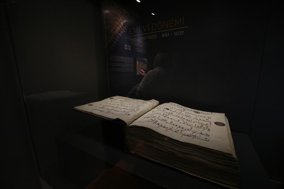 <p>Emevi dönemine ait Kur'an-ı Kerim</p>