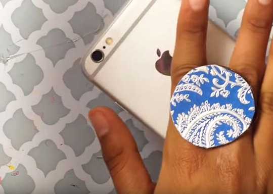 <p>İsteyen kullanıcılar şirketin web sitesinden kendi PopSocket tasarımlarını da yapabiliyorlar.</p>

<p> </p>
