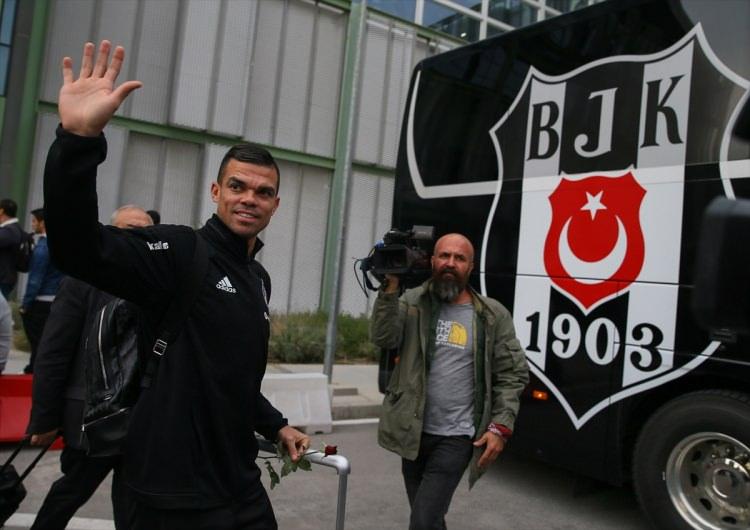 <p><strong>PORTEKİZ: </strong></p>

<p>Pepe (Beşiktaş), </p>

<p> </p>

<p> </p>

<p> </p>

<p> </p>
