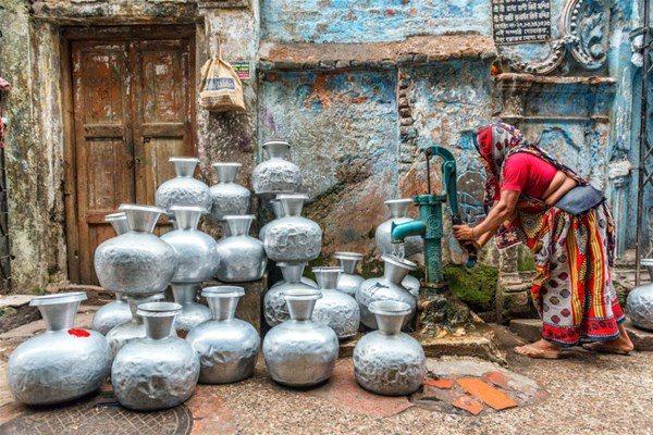 <p>Asya'daki bazı şehirlerinin su sorunlarını öne çıkaran Sohel Parvez Haque'nin 'Hayat için su' isimli fotoğrafı.</p>

<p> </p>
