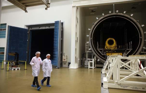 <p>Tüm bu fonksiyonel ve çevresel testlerden başarıyla çıkan uydu,  fırlatma sahasına gönderilecek şekilde hazır hale gelecek.</p>
