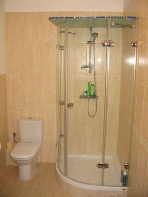 <p>Kettle'a ve hortumlara toplamda 40 lira ödeyen Rus adam kurduğu düzenek sayesinde kendi evinde sauna keyfi yaşıyor.</p>