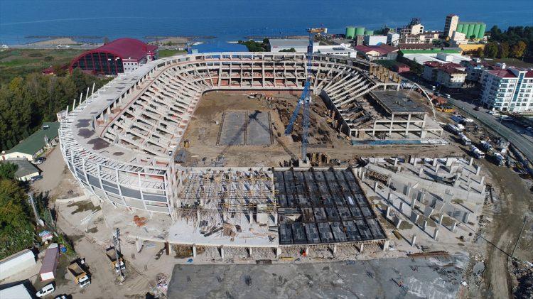 <p>Kamu yatırımı olarak inşa edilen stadın tüm amatör futbol kulüplerine de açık olacağının altını çizen Yılmaz, statla birlikte Ordu'da futbolun yeniden ivme kazanacağını belirtti.</p>
