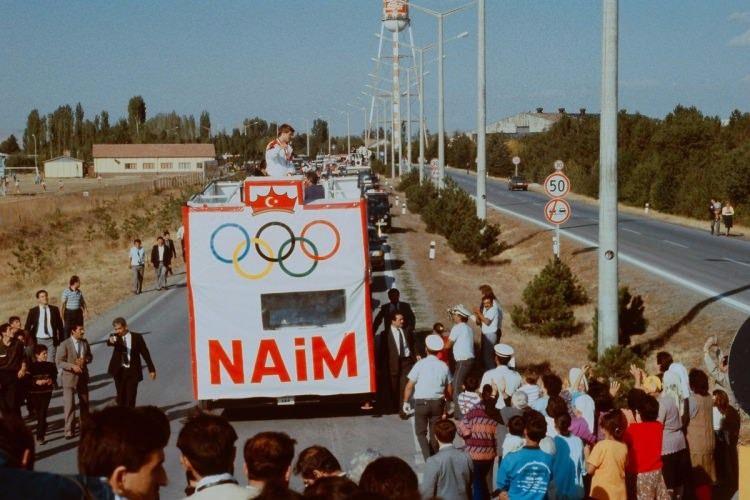 <p>1984 Los Angeles Olimpiyatları'na Bulgaristan'ın da Sovyet'lerle boykota katılması nedeniyle katılamadı. Bu dönemde Bulgar Hükümeti'nin Türk isimlerini yasaklaması nedeniyle adı Naum Shalamanov olarak biliniyordu.</p>
