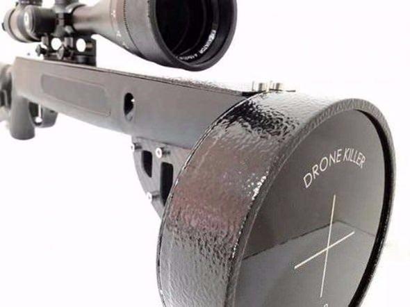 <p>Ve askerin yanı sıra, ticari, hobi hatta terörizm maksatları ile Drone’ler uçuruluyor.</p>
