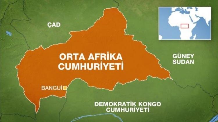 <p>Orta Afrika Cumhuriyeti</p>

<p>622,984</p>
