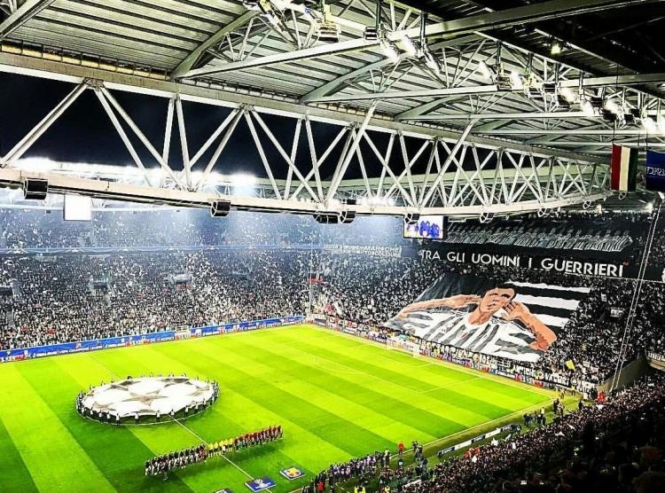 <p>Juventus - Barcelona | Allianz Stadium - 40.876</p>
