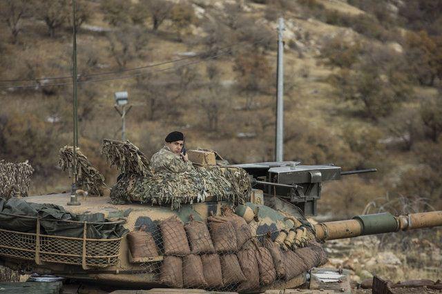 <p><strong>GEMİ'NİN LEVENTLERİ' HAKİM TEPEDE</strong></p>
<p>Şırnak, Mardin ve Siirt il sınırları ortasındaki Gabar Dağı'nın hakim noktasında bulunan Gemi Tepe Üs Bölgesi'ndeki askerler de operasyonlara destek verdi.</p>