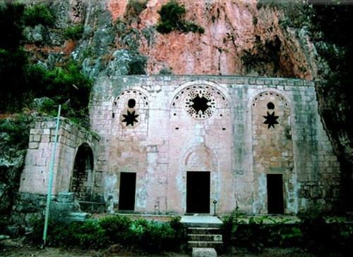 <p>Dünyada bilinen ilk kilise Hatay'daki Senpiyer Kilisesi'dir.</p>
