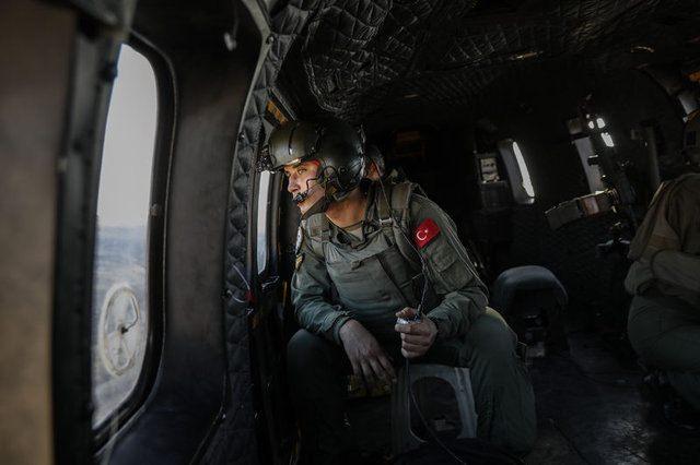 <p>Şırnak'taki Bestler-Dereler bölgesinde, 11 gün süren ve aralarında PKK'nın üst düzey yöneticilerinin de bulunduğu çok sayıda teröristin etkisiz hale getirildiği operasyonlar gerçekleştirildi. Bestler- Dereler gibi teröristler için kritik öneme sahip bölgelerden birinin de Gabar Dağı bölgesi olduğu belirtildi.</p>

<p> </p>
