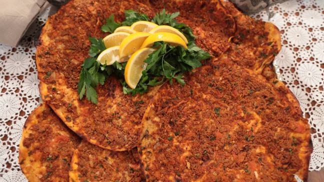 <p>Adana lahmacun</p>
