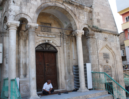 <p>Eskisaray Camii</p>
