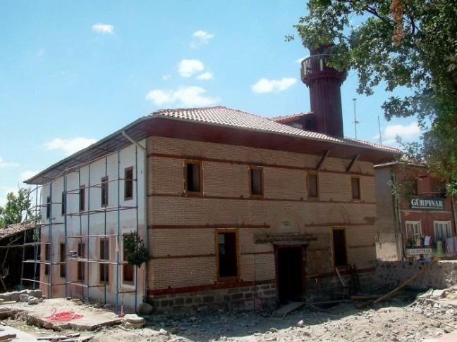 <p><strong>Ağaç Ayak Camii</strong></p>
