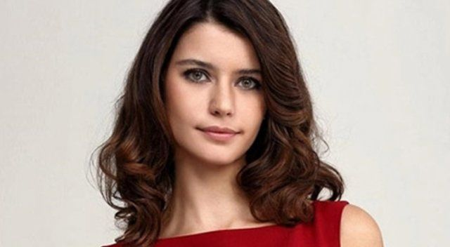 <p>Beren Saat</p>
