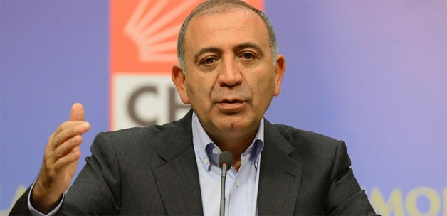 <p>Gürsel Tekin</p>
