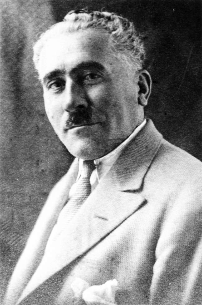 <p><strong>HÜSEYİN AVNİ ULAŞ</strong></p>
