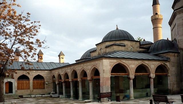 <p>Kurşunlu Cami</p>
