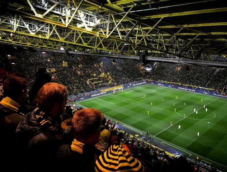 <p>Borussia Dortmund - Tottenham | Signal İduna Park - 65.849</p>
