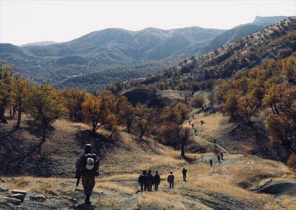 <p>Komutanlığın resmi Twitter hesabından yapılan paylaşımda, Çakırsöğüt Jandarma Tugayı'nın, Şırnak'ın Bestler-Dereler bölgesindeki operasyonuna ilişkin fotoğraflar yer aldı.</p>

<p> </p>
