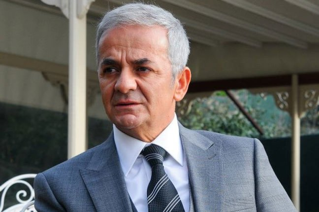 <p>Zafer Algöz</p>
